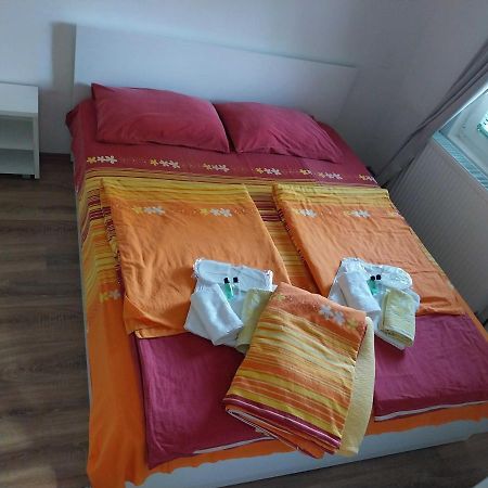 אוהריד Villa In Apartments מראה חיצוני תמונה