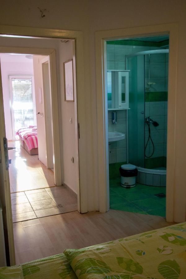 אוהריד Villa In Apartments מראה חיצוני תמונה