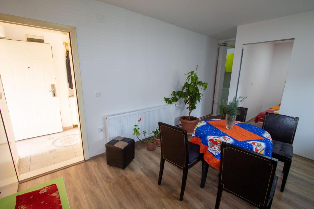 אוהריד Villa In Apartments מראה חיצוני תמונה