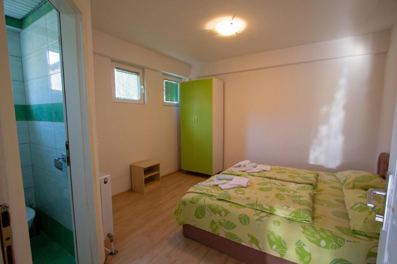 אוהריד Villa In Apartments מראה חיצוני תמונה