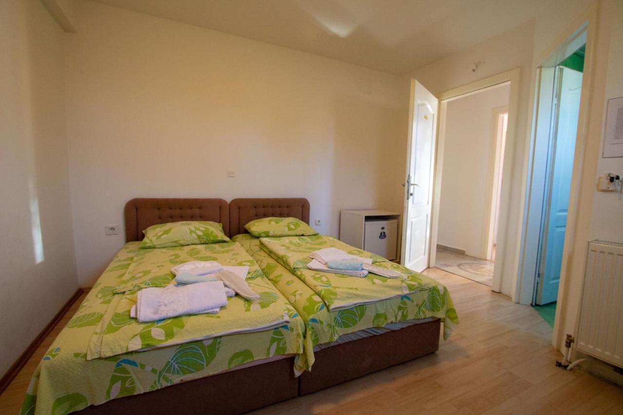 אוהריד Villa In Apartments מראה חיצוני תמונה