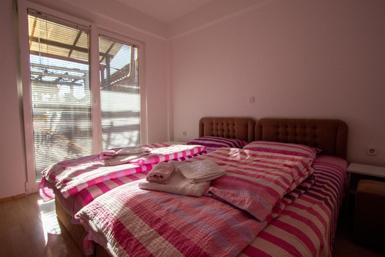 אוהריד Villa In Apartments מראה חיצוני תמונה